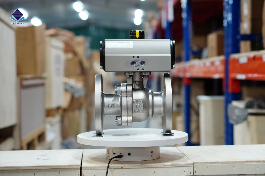 Van bi điều khiển khí nén lắp bích