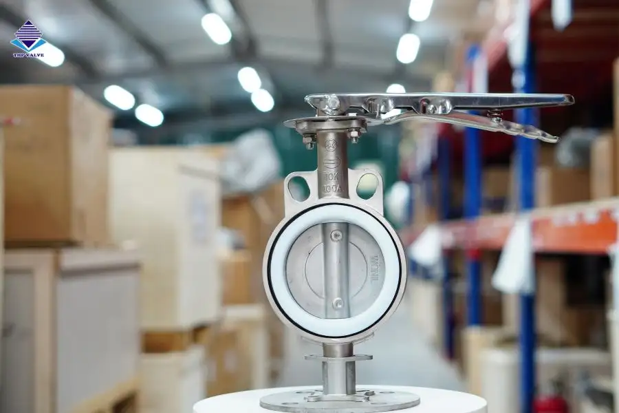 Van bướm tay gạt inox