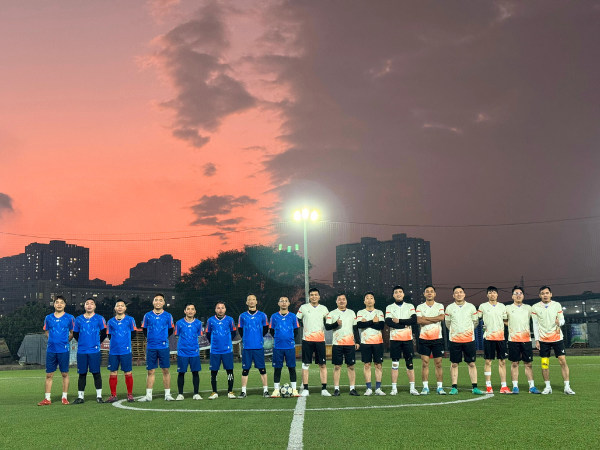 Trận đá bóng giao hữu của Tuấn Hưng Phát