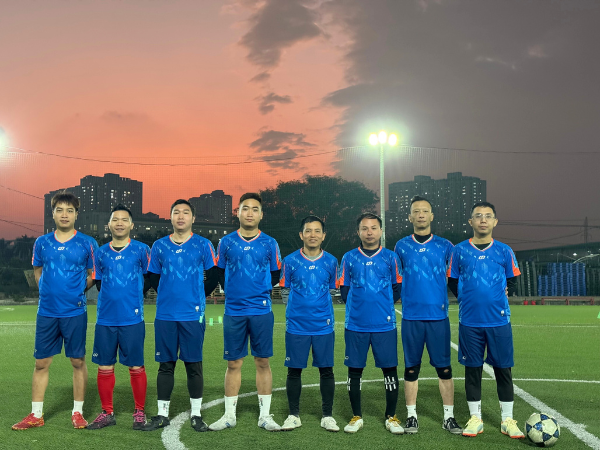 Trận đá bóng giao hữu của Tuấn Hưng Phát