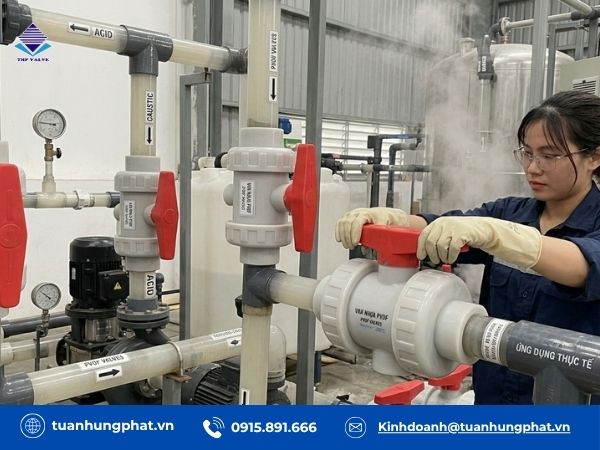 Van nhựa PVDF là gì